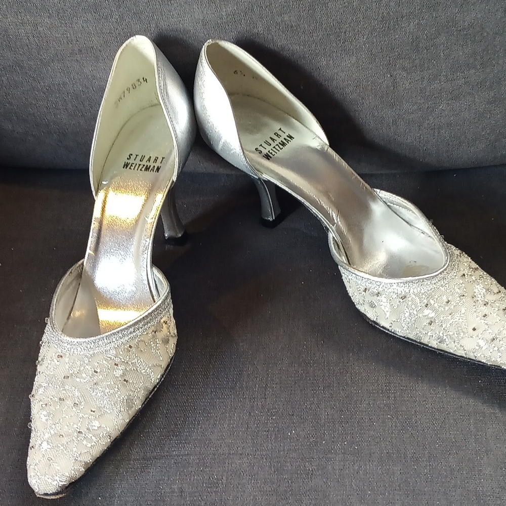 Stuart Weitzman silver pewter beaded lace heels size 6.5